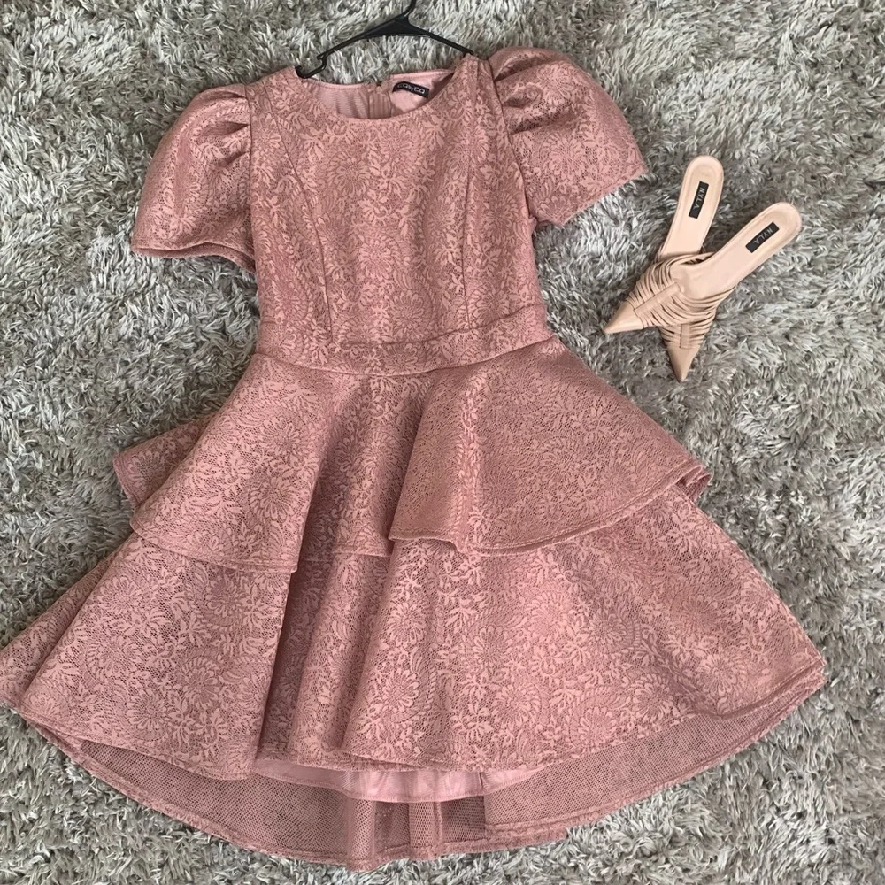 Mauave dress with puff sleeves, ruffled, and double layered - Picture 8 of 11